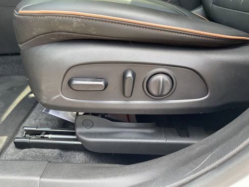 Used 2025 Buick Envista Avenir FWD image 12
