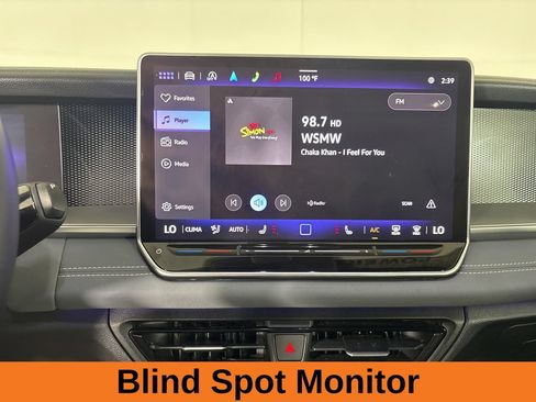 Used 2025 Volkswagen Tiguan SE AWD/4WD image 15