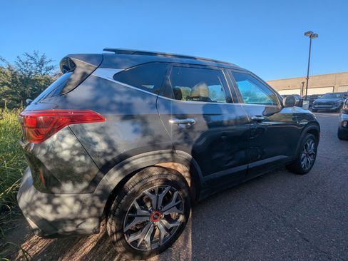 Used 2021 Kia Seltos SX image 3