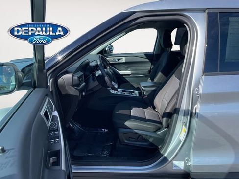 Used 2024 Ford Explorer XLT AWD/4WD image 11