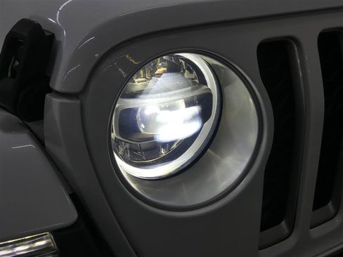 Used 2021 Jeep Gladiator Overland w/ Popular Equipment Package image 14