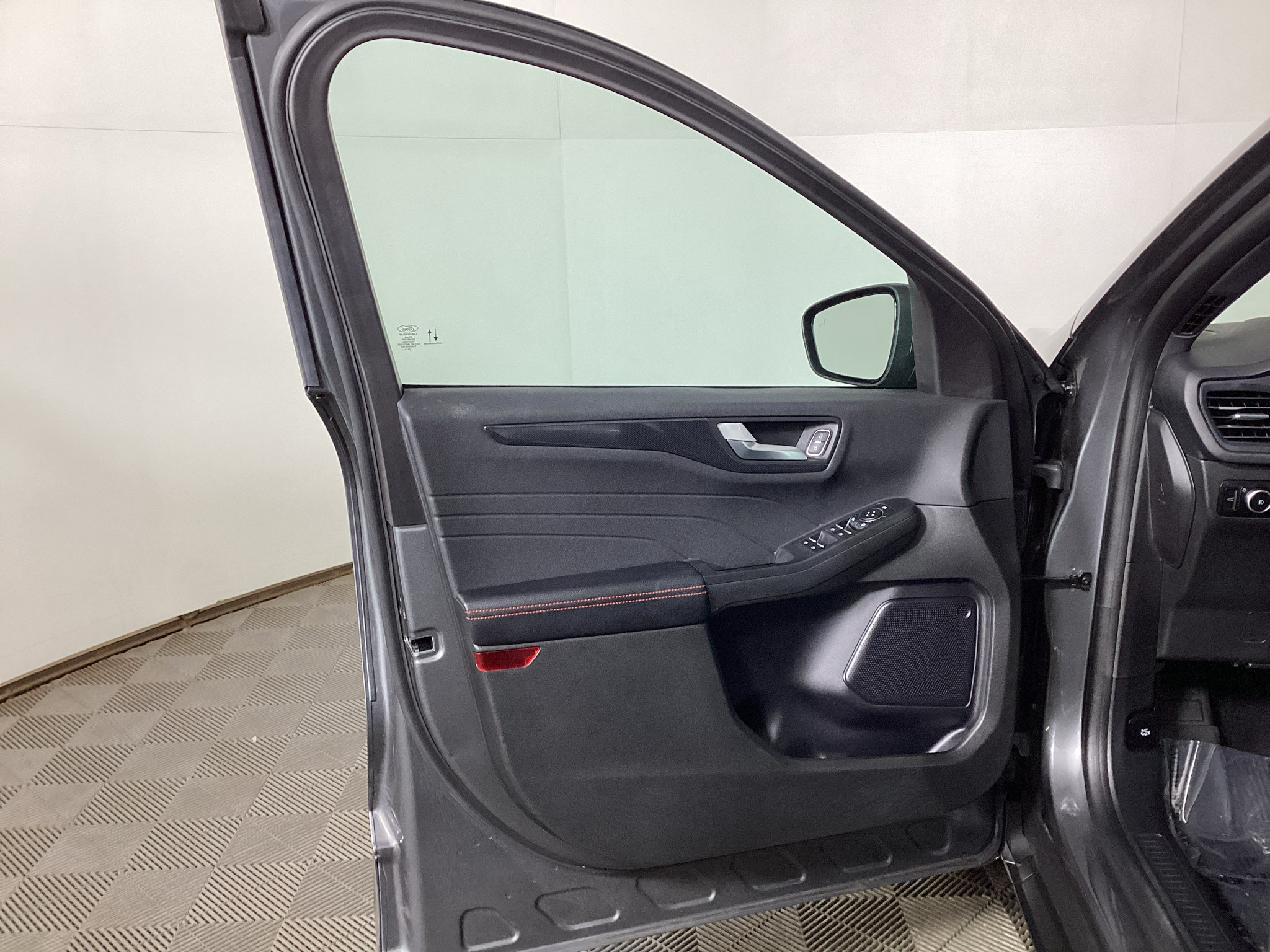 Used 2023 Ford Escape ST-Line Select w/ Tech Pack #1 AWD/4WD image 14