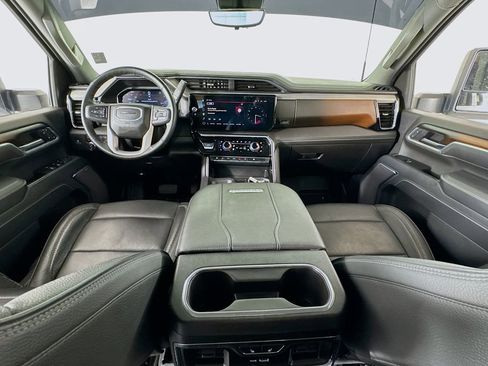 Used 2025 GMC Sierra 3500 Denali w/ Technology Package AWD/4WD image 33