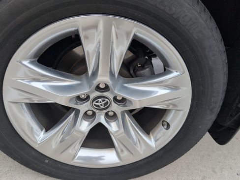 Used 2019 Toyota Highlander Limited w/ Protection Package #3 image 8