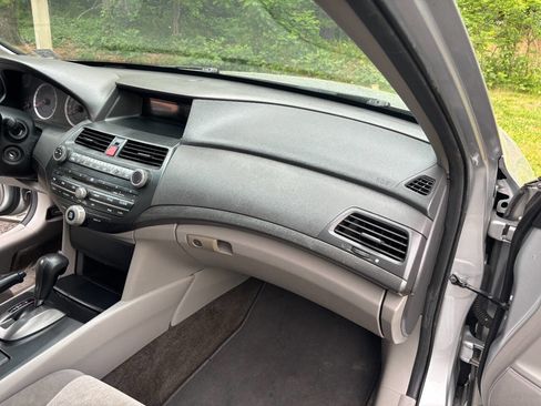 Used 2010 Honda Accord LX image 25