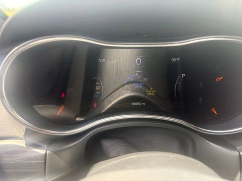 Used 2020 Jeep Grand Cherokee Limited AWD/4WD image 9