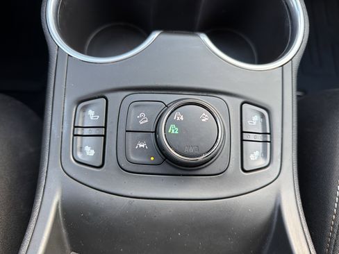 Used 2022 GMC Terrain SLE w/ Driver Convenience Package image 23