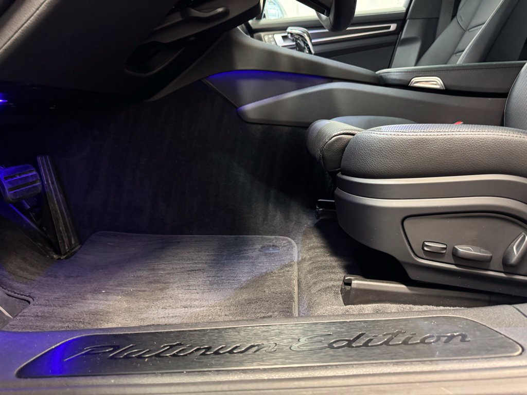 Used 2023 Porsche Panamera 4 Platinum Edition AWD/4WD image 11