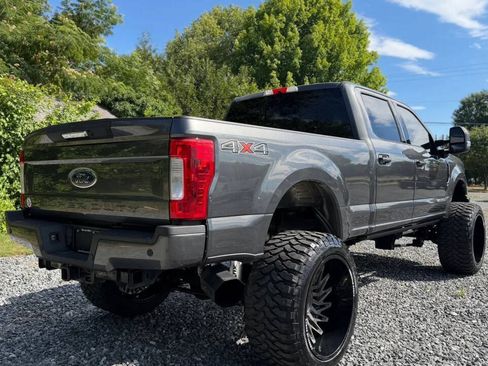 Used 2017 Ford F250 Lariat w/ Lariat Value Package AWD/4WD image 8