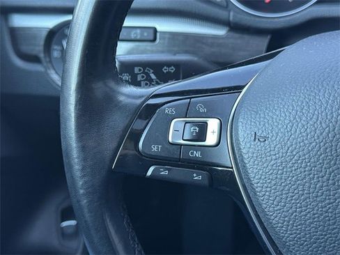 Used 2017 Volkswagen Passat 1.8T SEL Premium image 26