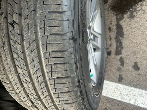 Certified 2025 Honda Pilot EX-L image 4