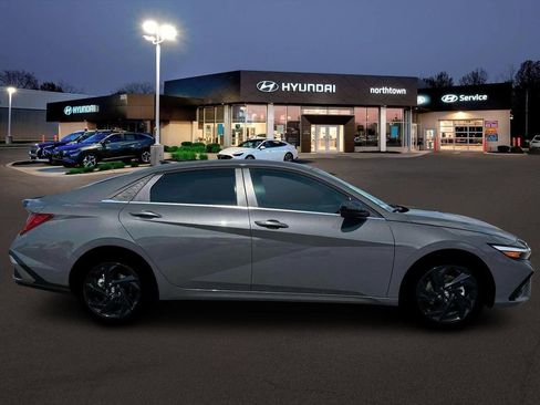 New 2026 Hyundai Elantra SEL Sport Premium w/ Cargo Package FWD image 9