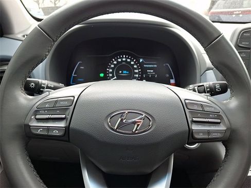 Used 2021 Hyundai Kona Limited image 19
