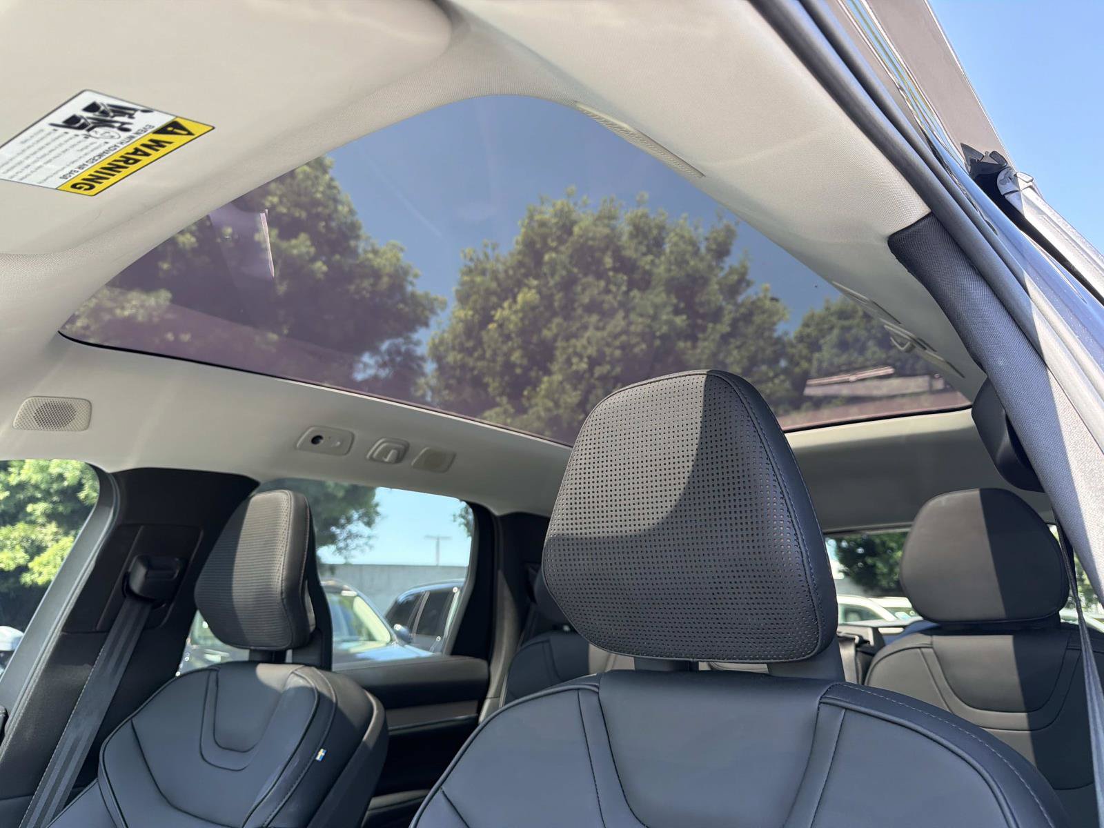 Certified 2025 Volvo EX90 Ultra AWD/4WD image 35