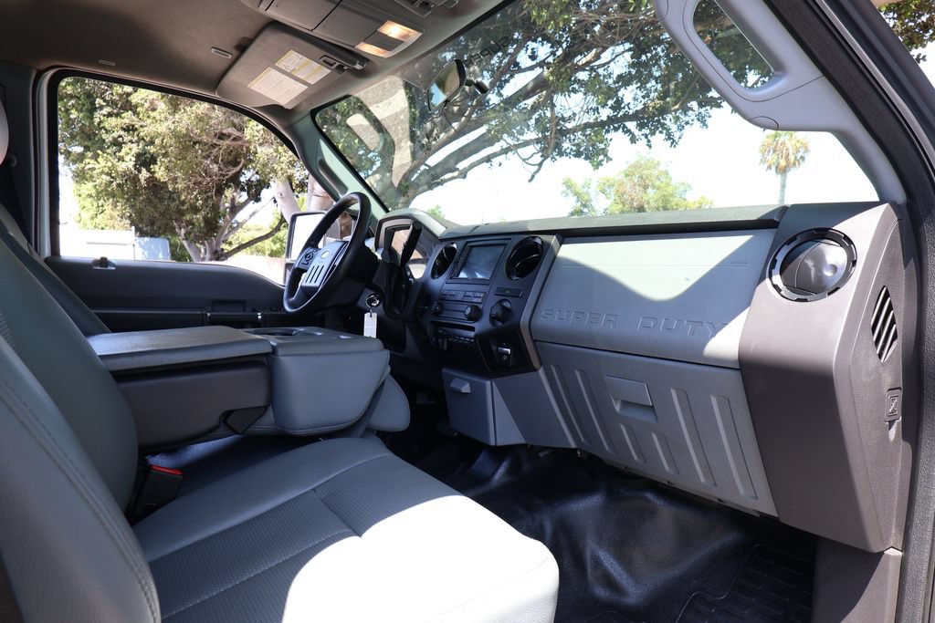 Used 2015 Ford F550 2WD Crew Cab Super Duty image 25