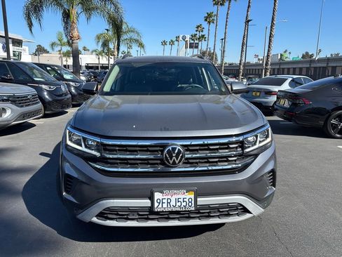 Used 2023 Volkswagen Atlas SE w/ Panoramic Sunroof Package image 2