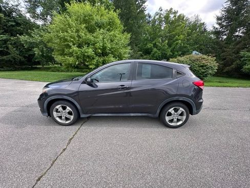 Used 2016 Honda HR-V LX image 6