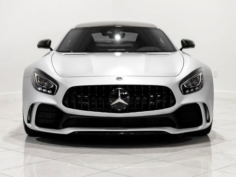 Used 2018 Mercedes-Benz AMG GT R image 2