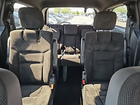 Used 2018 Dodge Grand Caravan SE image 19