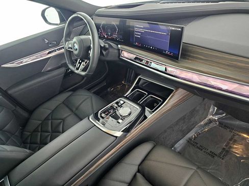 Used 2024 BMW 740i w/ Premium Package image 11