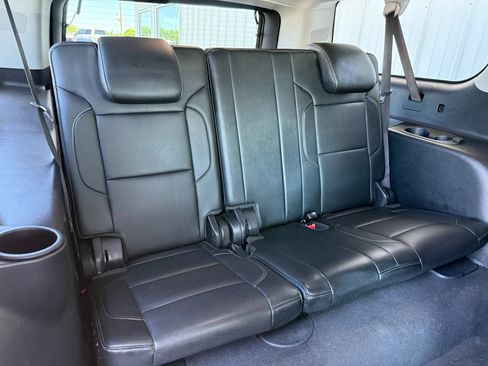 Used 2019 Chevrolet Suburban Premier AWD/4WD image 38