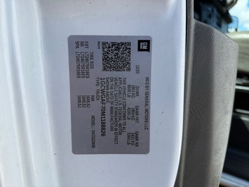 Used 2021 Chevrolet Express 2500 w/ Driver Convenience Package RWD image 34