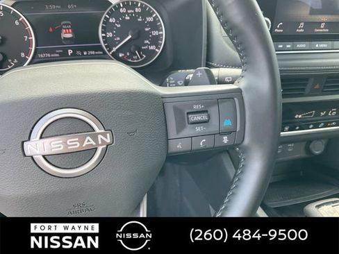 Used 2025 Nissan Rogue SV AWD/4WD image 21
