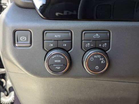 Used 2024 Chevrolet Silverado 1500 LT AWD/4WD image 34