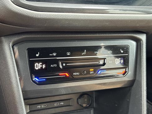 Certified 2022 Volkswagen Tiguan SE R-Line image 14