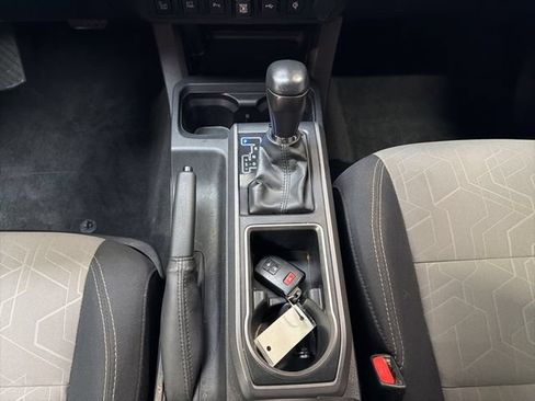 Used 2022 Toyota Tacoma TRD Sport w/ Technology Package AWD/4WD image 21