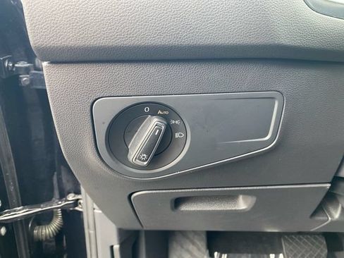 Used 2023 Volkswagen Tiguan SE FWD image 20