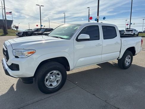 Used 2021 Toyota Tacoma SR image 3