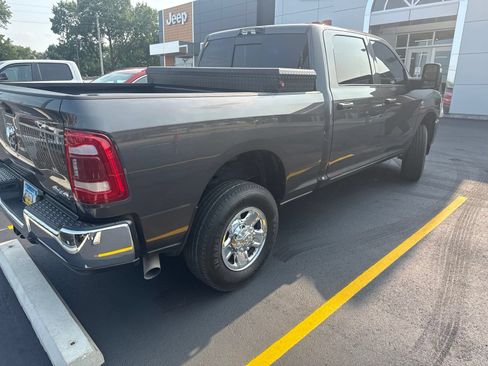 Used 2024 RAM 2500 Tradesman w/ Chrome Appearance Group AWD/4WD image 5