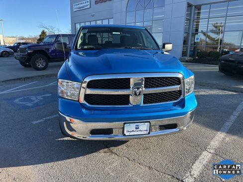Used 2024 RAM 1500 Classic SLT AWD/4WD image 9