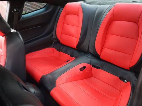 Used 2019 Ford Mustang Coupe image 24