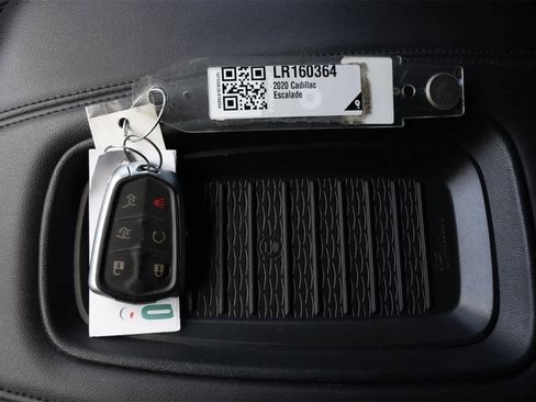 Used 2020 Cadillac Escalade 2WD image 28