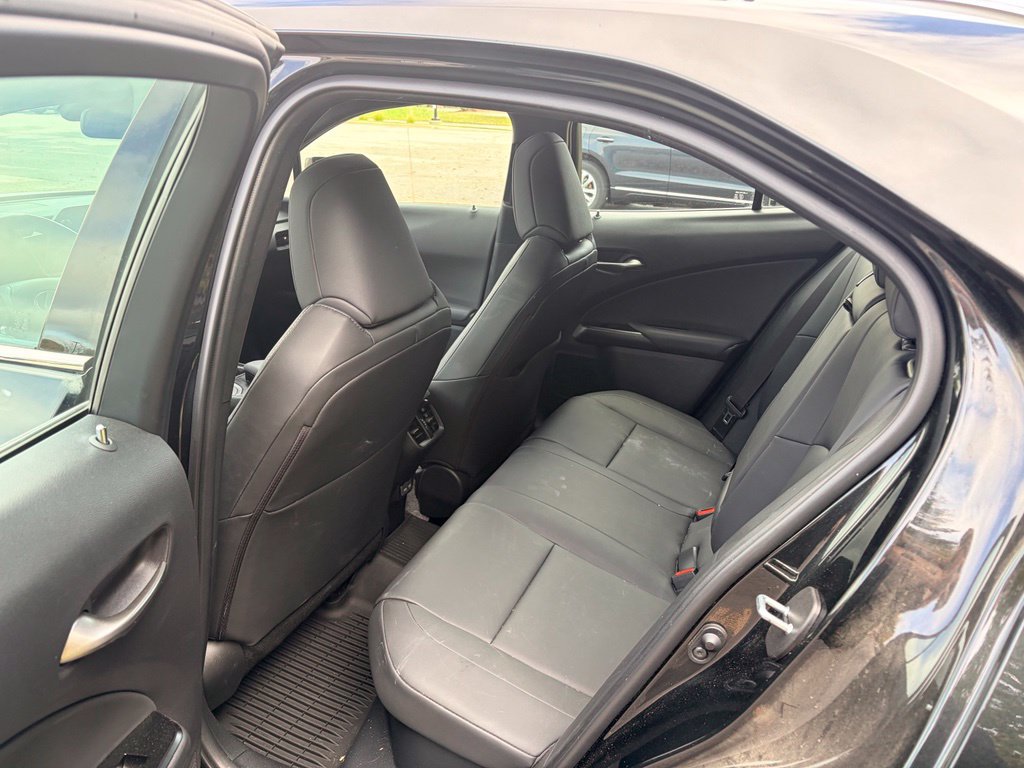 Used 2024 Lexus UX 250h AWD image 7