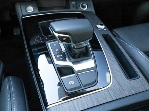 Used 2024 Audi Q5 2.0T Premium Plus image 17