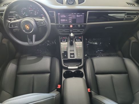Certified 2026 Porsche Macan AWD/4WD image 7