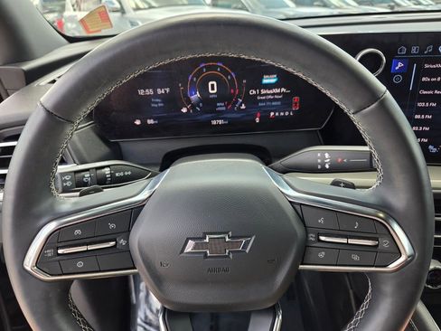 Used 2025 Chevrolet Traverse LT w/ Midnight/Sport Edition FWD image 29