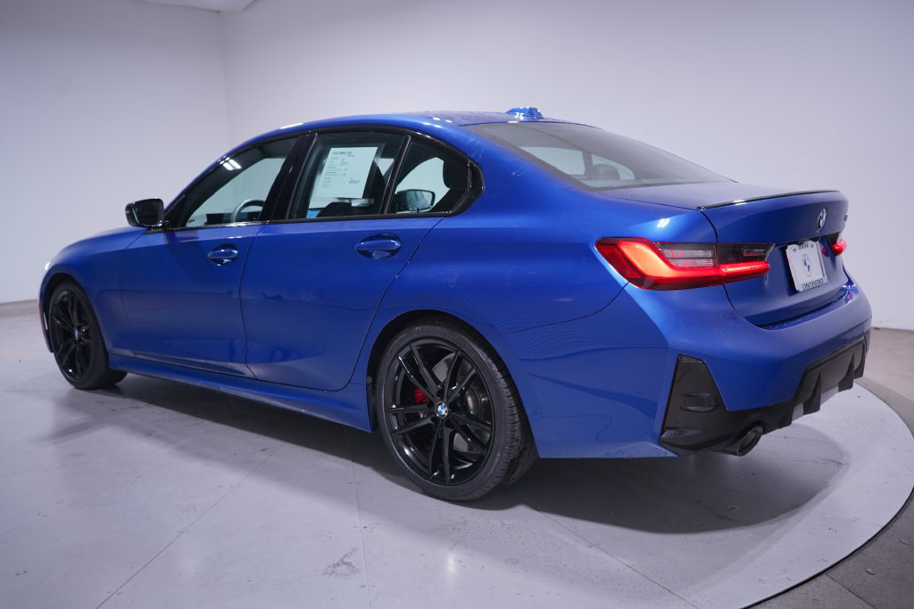 Used 2024 BMW 330i Sedan w/ M Sport Package RWD image 3