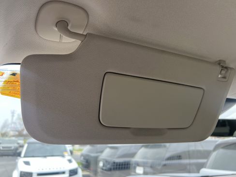 Used 2021 GMC Yukon Denali w/ Denali Premium Package image 26