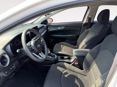 Used 2019 Kia Forte LXS FWD image 9