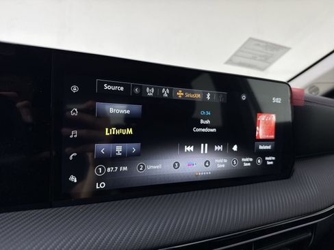 New 2025 Nissan Kicks SR image 7