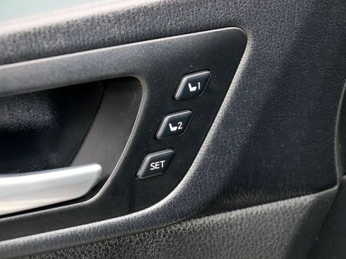 Used 2017 Toyota Highlander Limited FWD image 11