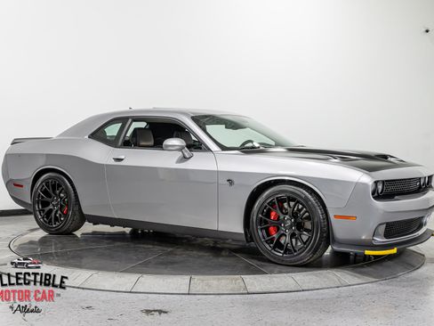 Used 2016 Dodge Challenger SRT Hellcat RWD image 25