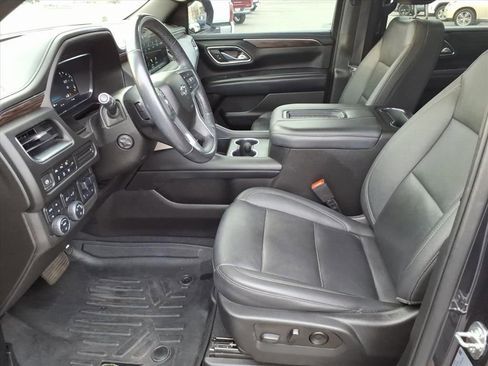 Used 2022 Chevrolet Tahoe Z71 w/ Z71 Off-Road Package image 5