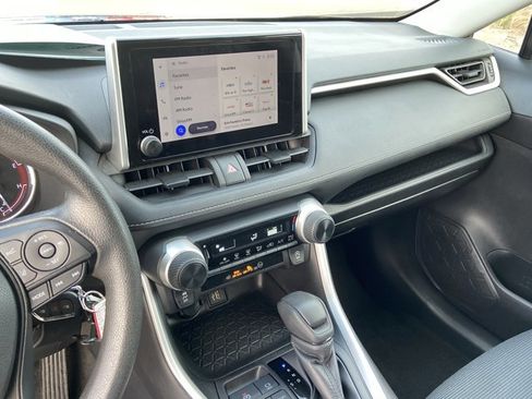 Used 2024 Toyota RAV4 LE image 22