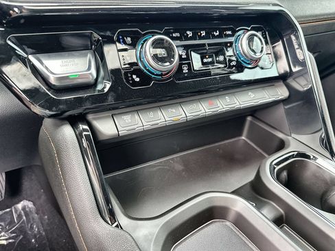 New 2026 GMC Sierra 2500 AT4 w/ AT4 Premium Plus Package AWD/4WD image 27