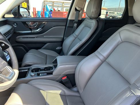 Used 2025 Lincoln Corsair Reserve w/ Equipment Group 202A image 9